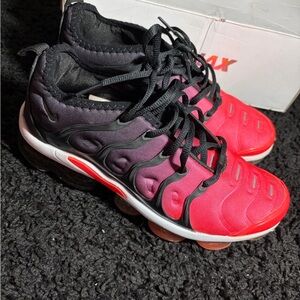 Nike Red and Black Women's Sneakers